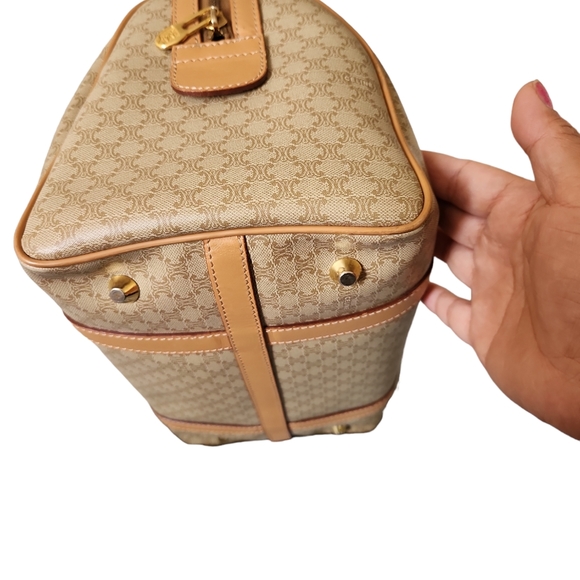 CELINE - Picture 14 of 16